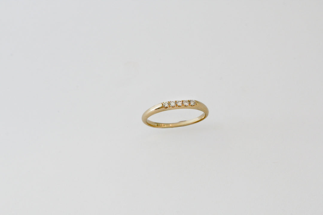 Edge Ring with Diamonds